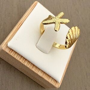 Adjustable Gold Starfish and Shell Open Ring